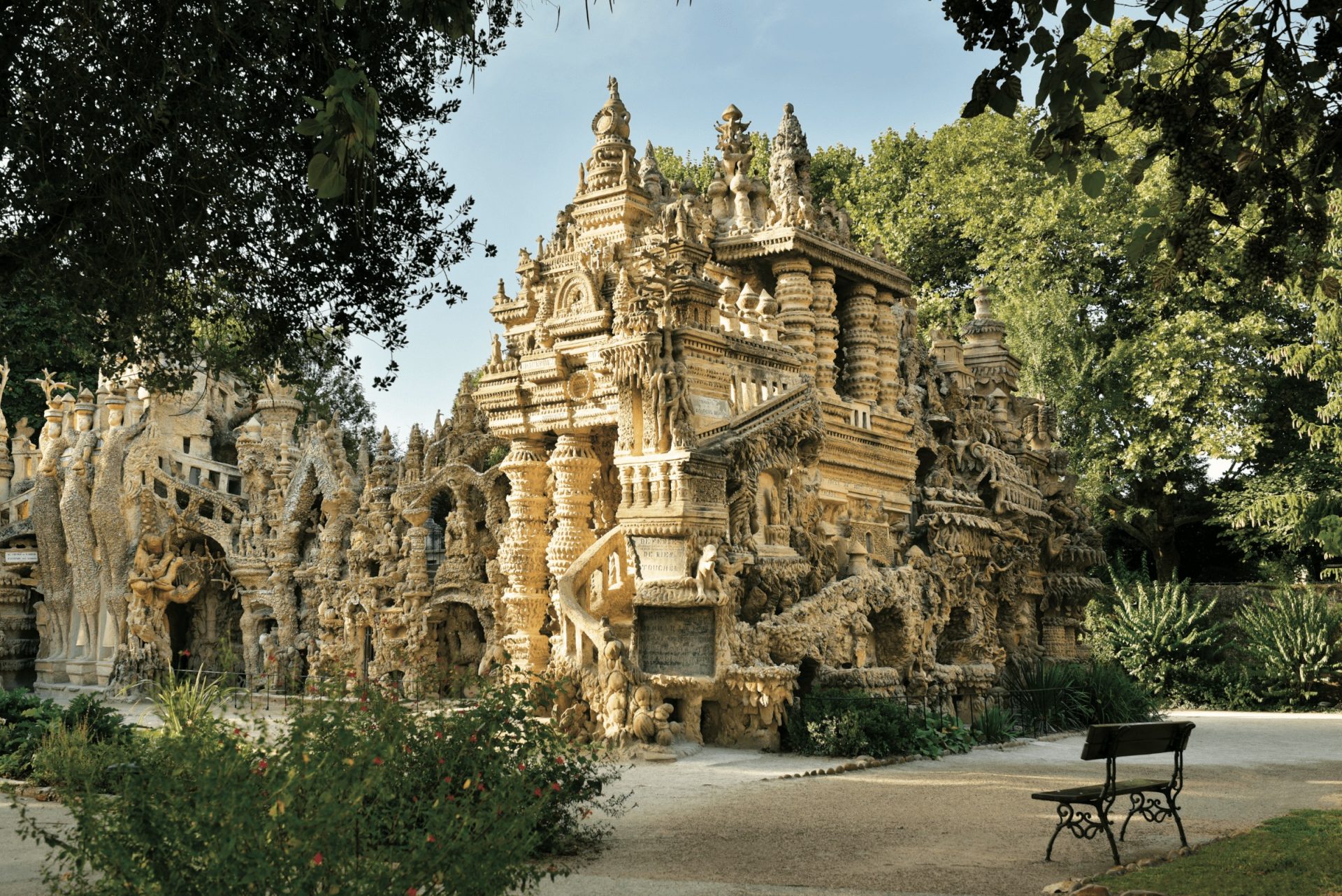 Le Palais Ideal Du Facteur Cheval Le Palais Ideal Du Facteur Cheval
