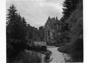 Visite du Palais Idéal - Robert Doisneau