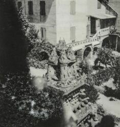 Dora Maar. Palais idéal du facteur Cheval, 1937