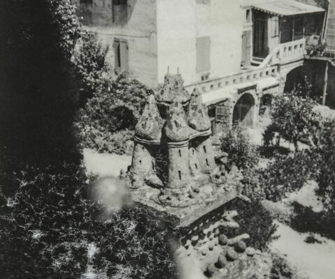 Dora Maar. Palais idéal du facteur Cheval, 1937