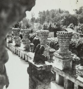 Dora Maar. Palais idéal du facteur Cheval, 1937