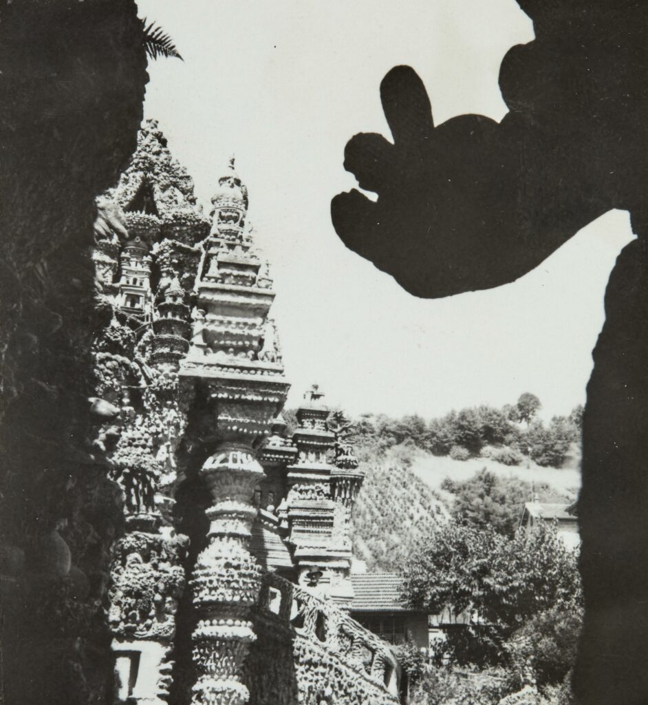 Dora Maar. Palais idéal du facteur Cheval, 1937